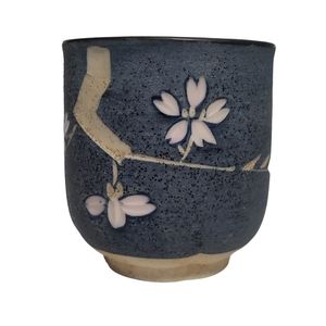 Teacup With Carved Bellflower 8oz .